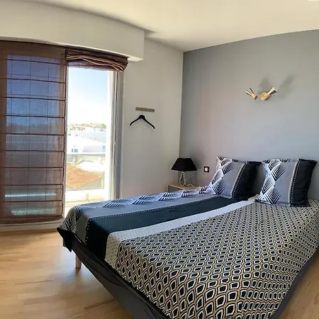 Apartament Appt 4 Pers, Centre-ville A Pieds, 300m, Apercu Mer, Tres Calme Parking Prive, Possibilite Garage Et Location Velos Electriques