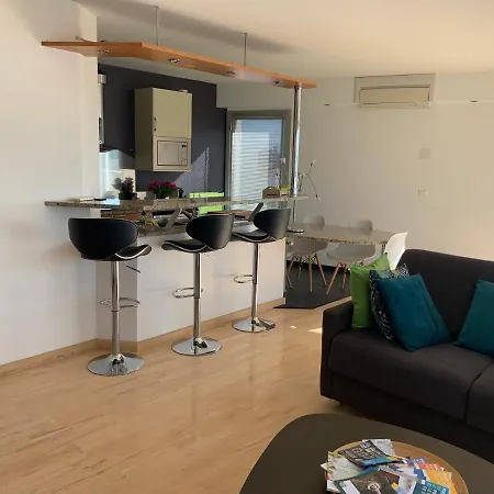 Appartement Appt 4 Pers, Centre-ville à Pieds, 300m, Aperçu Mer, Très Calme Parking Privé, Possibilité Garage Et Location Vélos électriques *