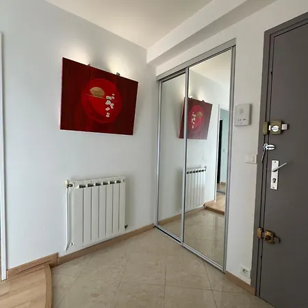Appt 4 Pers, Centre-ville à Pieds, 300m, Aperçu Mer, Très Calme Parking Privé, Possibilité Garage Et Location Vélos électriques Appartement Royan