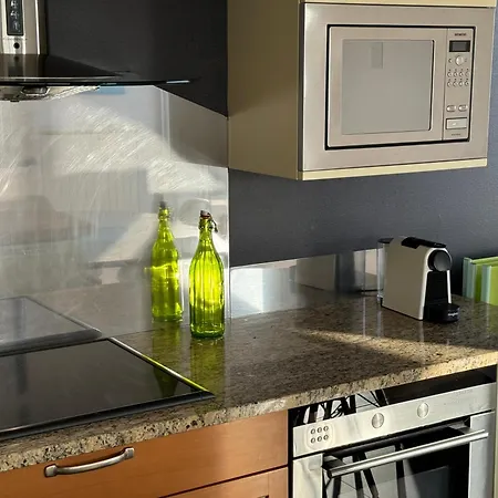 Apartament Appt 4 Pers, Centre-ville A Pieds, 300m, Apercu Mer, Tres Calme Parking Prive, Possibilite Garage Et Location Velos Electriques Royan